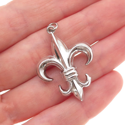 Art's Elegance 925 Sterling Silver Vintage Fleur de Lis Oxidized Charm Pendant