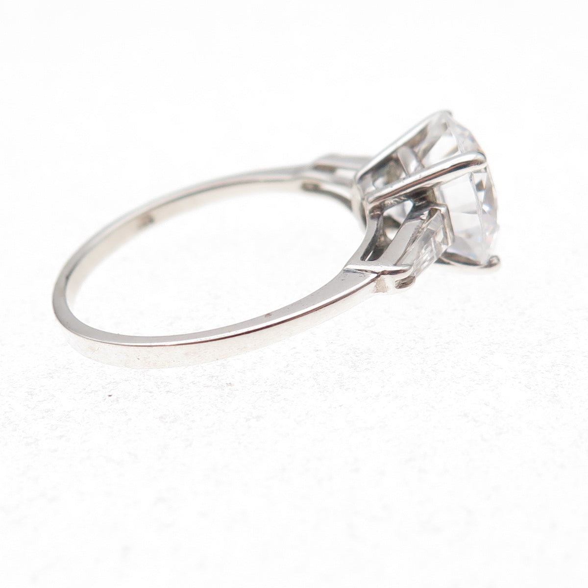 925 Sterling Silver Round-Cut C Z Engagement Ring Size 6.25