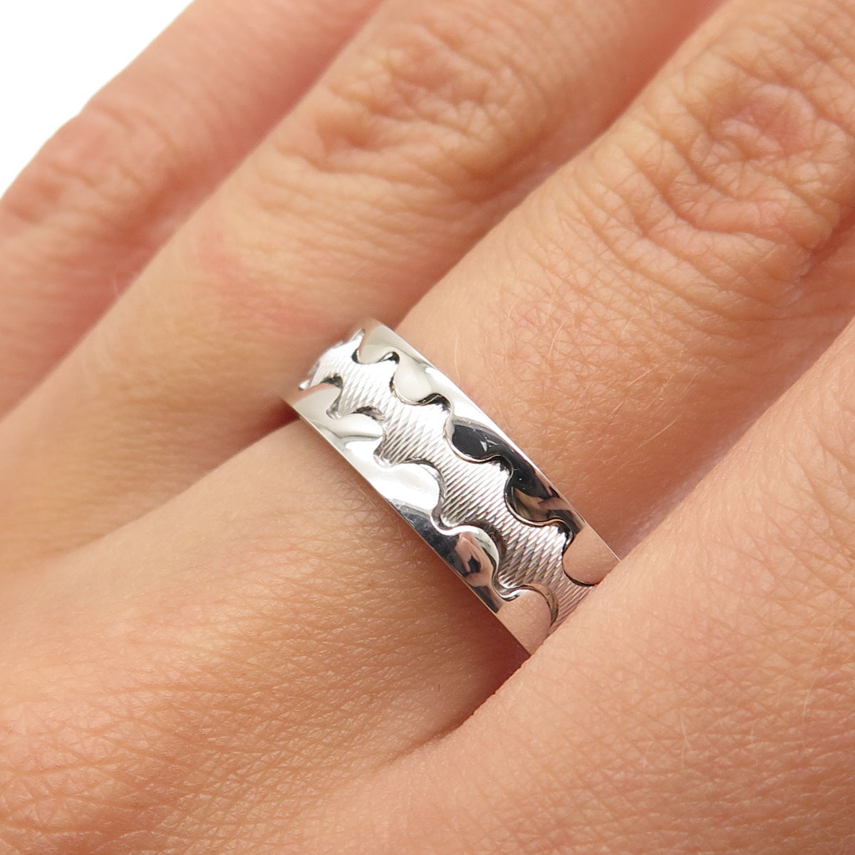 NEOS 925 Sterling Silver Textured Wave Band Ring Size 8.75
