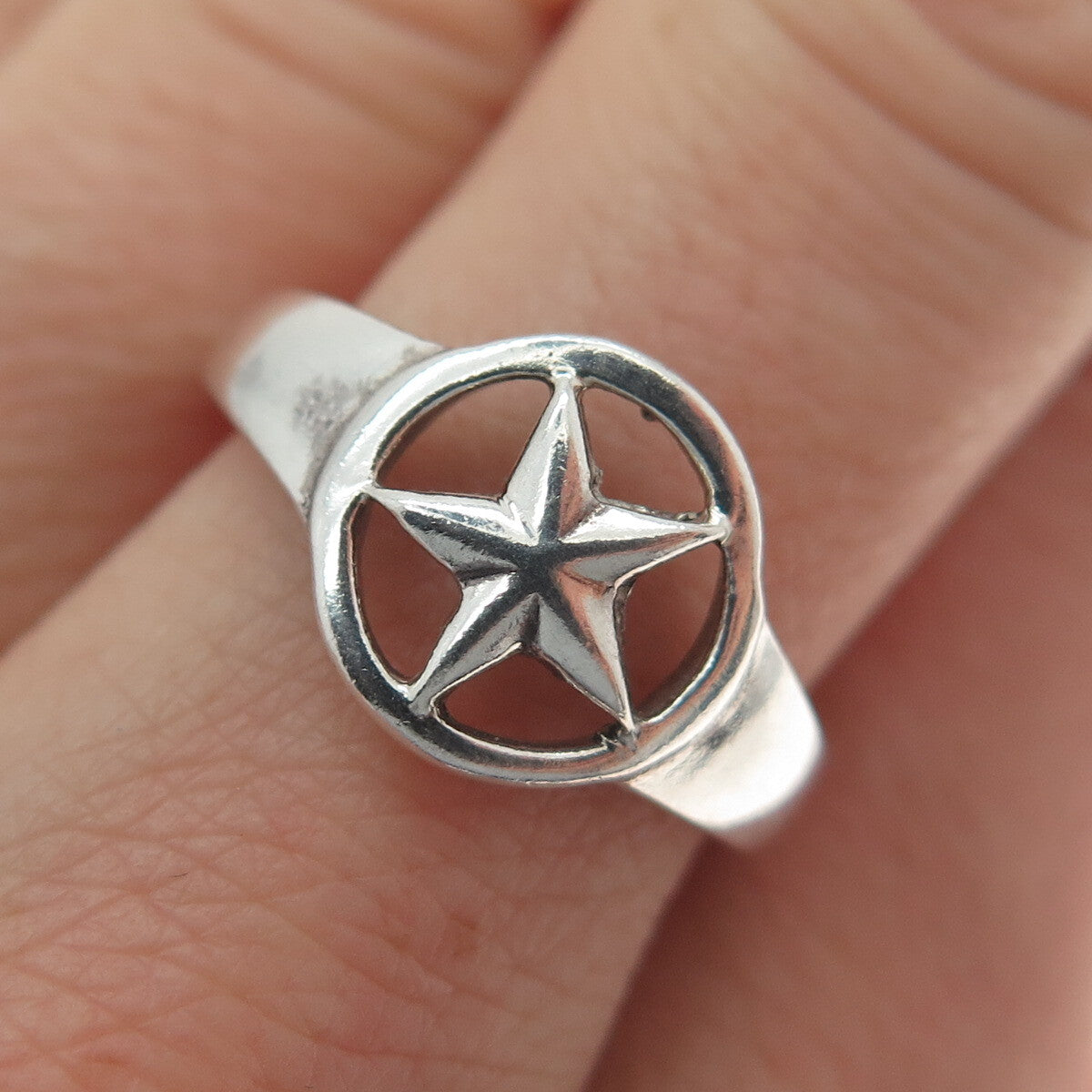 925 Sterling Silver Vintage Star Ring Size 7.75
