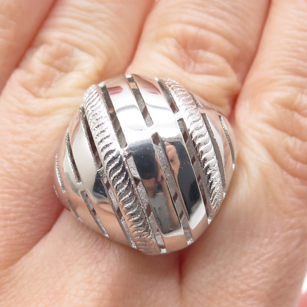 925 Sterling Silver Italy Modernist Ribbed Dome Ring Size 7.75
