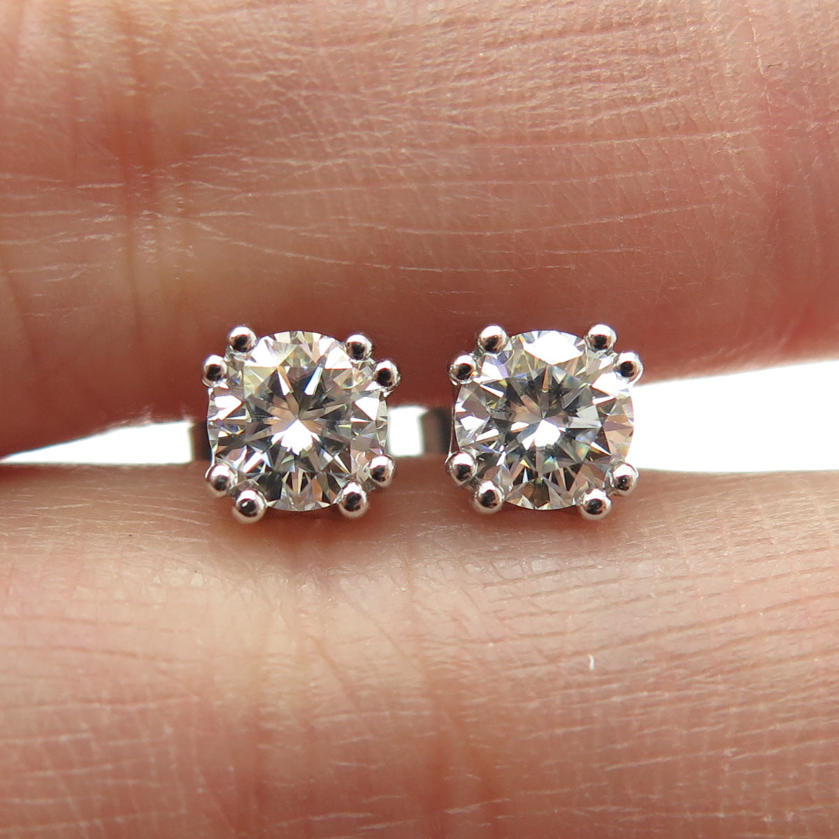 925 Sterling Silver Real Round-Cut Moissanite Stud Earrings