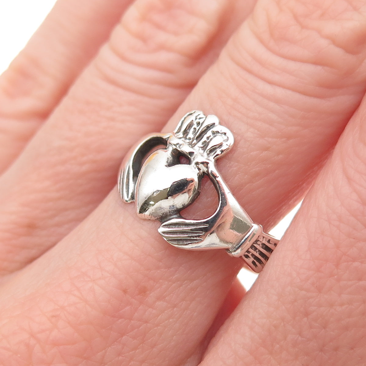 925 Sterling Silver Vintage Irish Claddagh Oxidized Ring Size 8.5