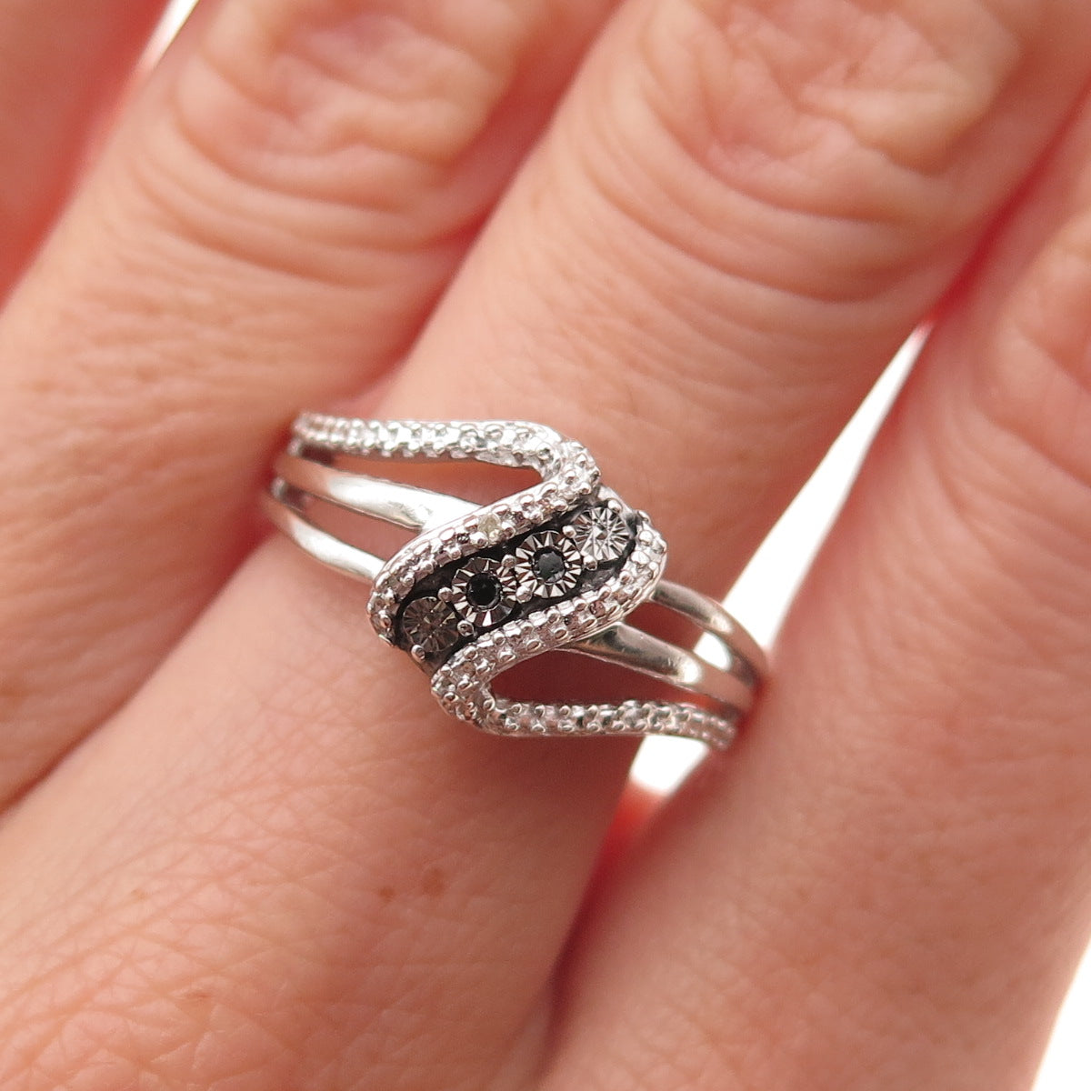 Jane Seymour 925 Sterling Silver Real Black & White Diamond Wavy Ring Size 7