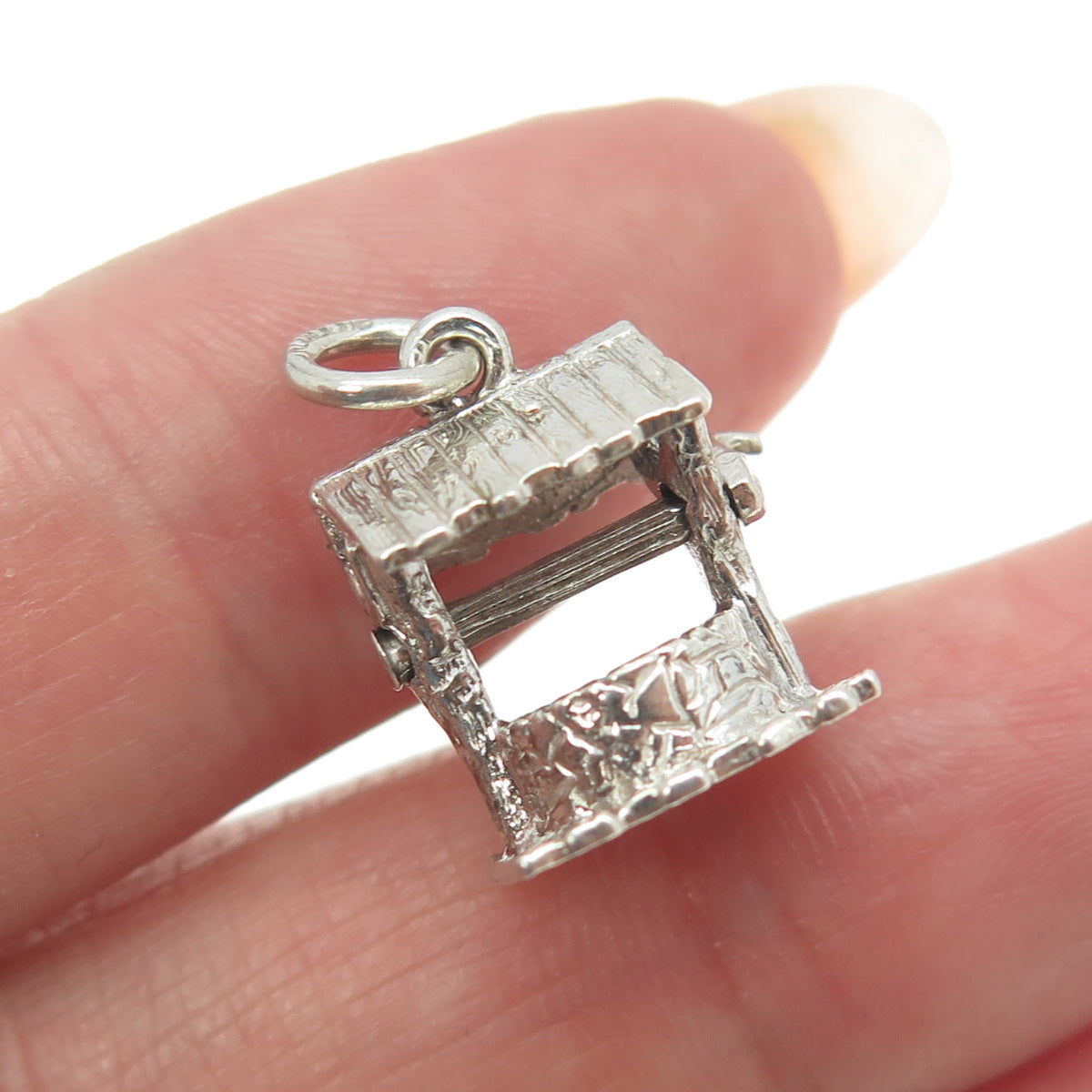 925 Sterling Silver Antique Art Deco Water Well Movable 3D Pendant