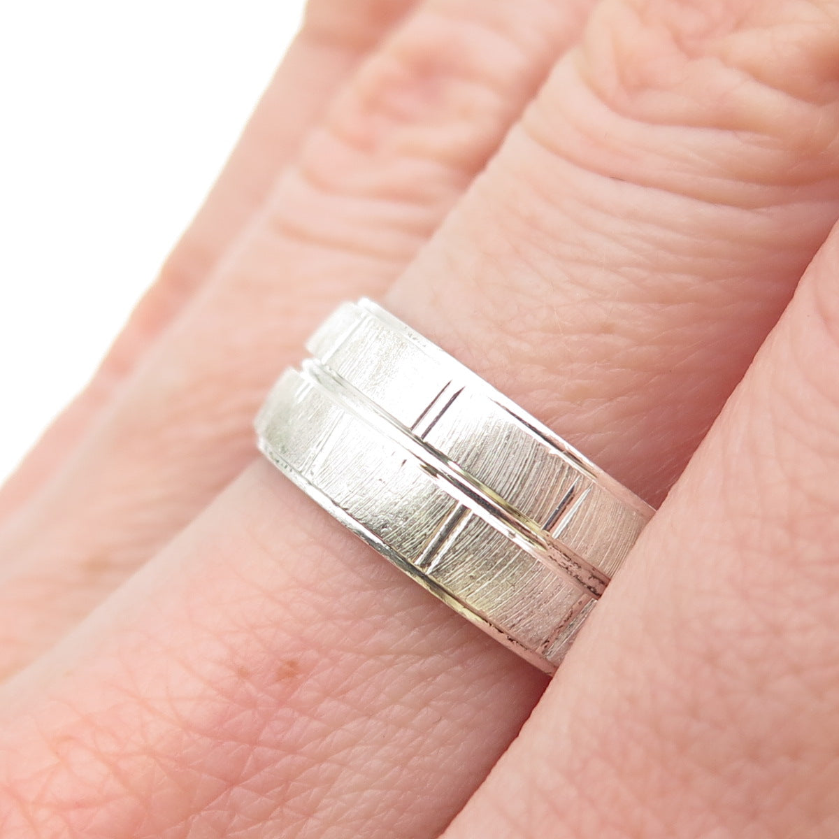 925 Sterling Silver Vintage Textured Band Ring Size 7