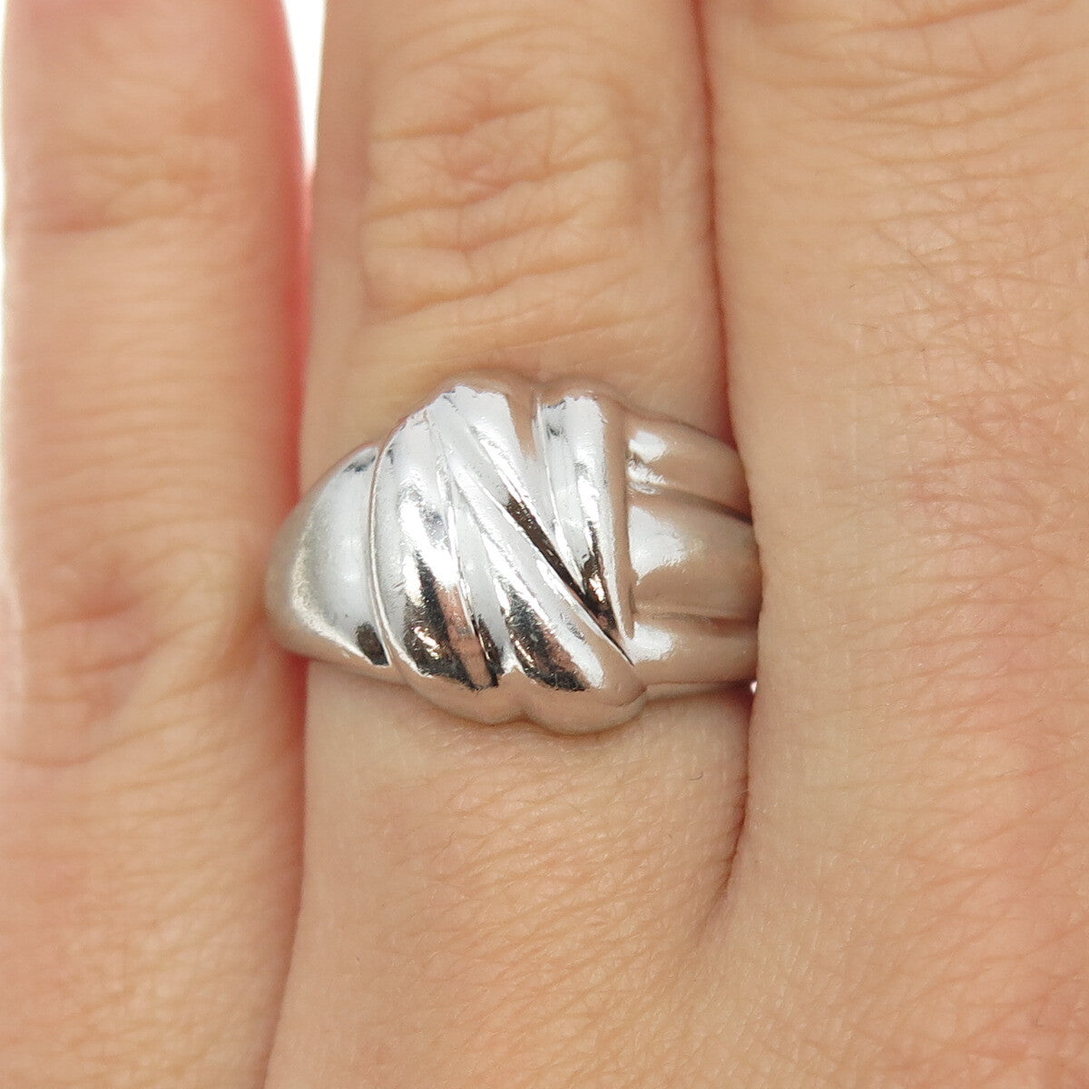 925 Sterling Silver Vintage Modernist Puffy Ring Size 6.25