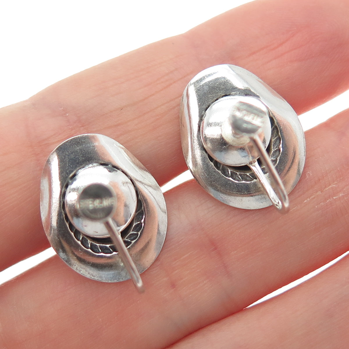 925 Sterling Silver Vintage Southwestern Cowboy Hat Oxidized Screw Back Earrings