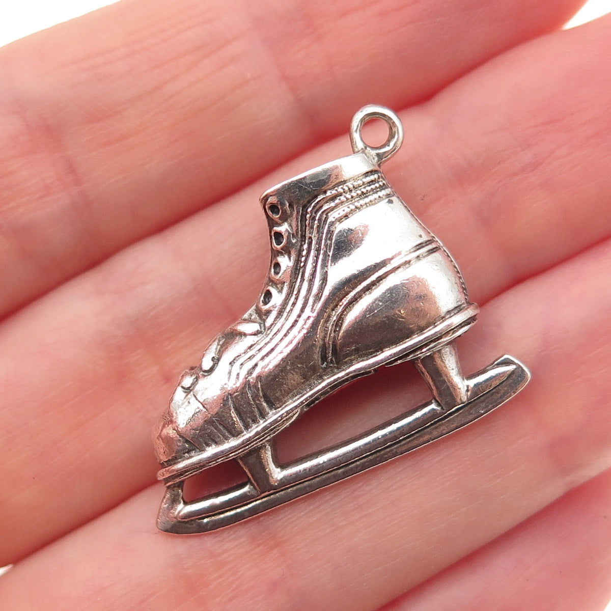 Beau 925 Sterling Silver Vintage Ice Skating Shoe Oxidized Charm Pendant