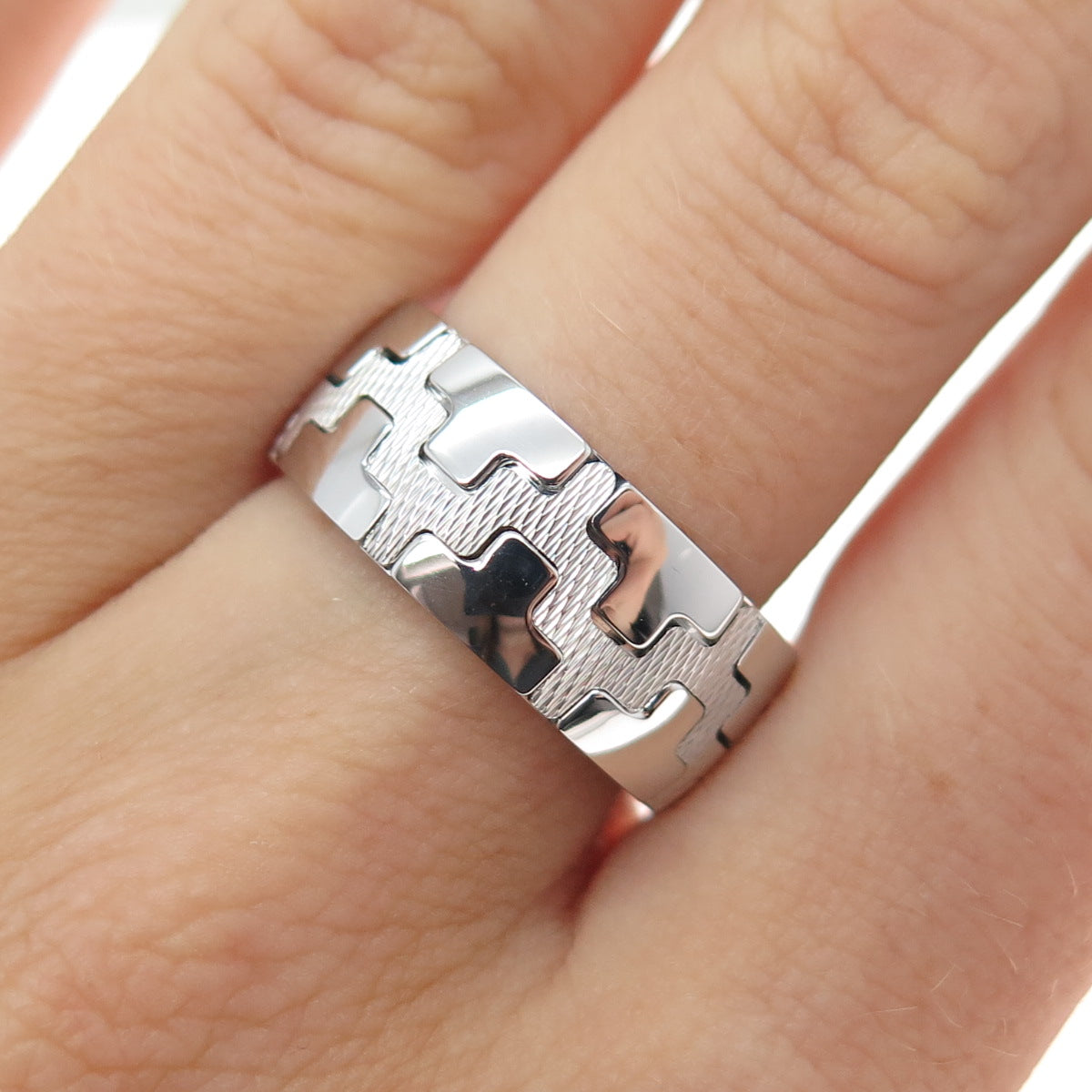NEOS 925 Sterling Silver Textured Puzzle Band Ring Size 7.75
