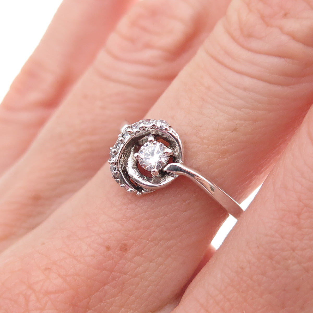 925 Sterling Silver Round-Cut C Z Twisted Knot Ring Size 6
