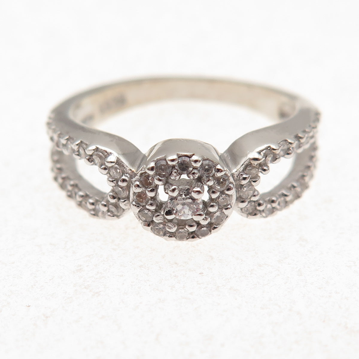 925 Sterling Silver Round-Cut C Z Ring Size 6.75