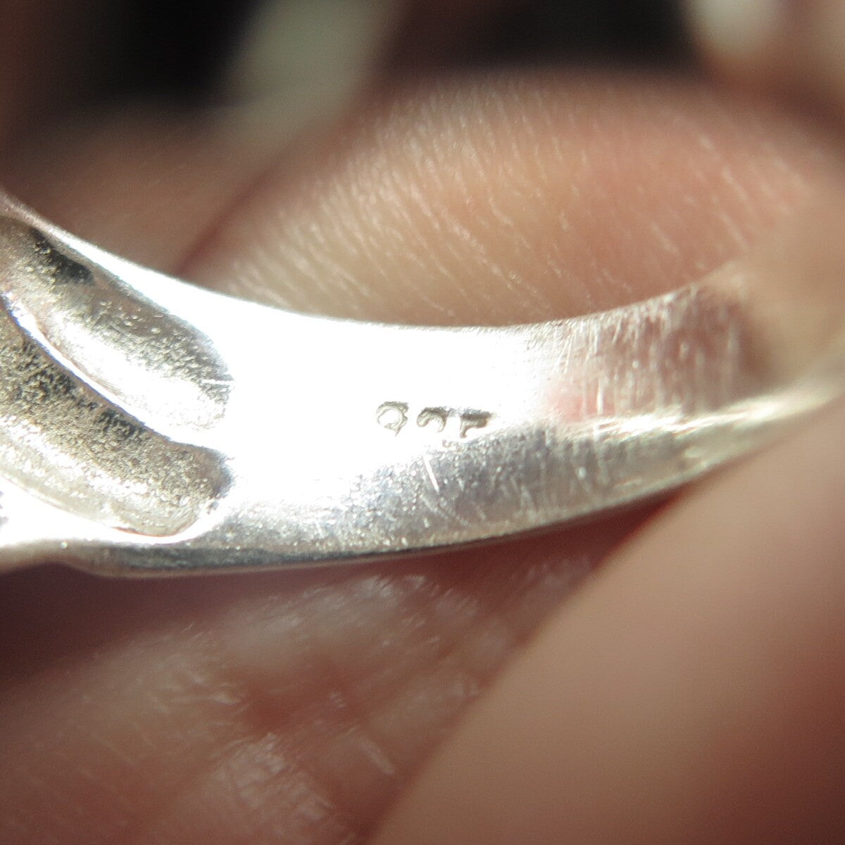 925 Sterling Silver Vintage Ribbed Ring Size 7.75
