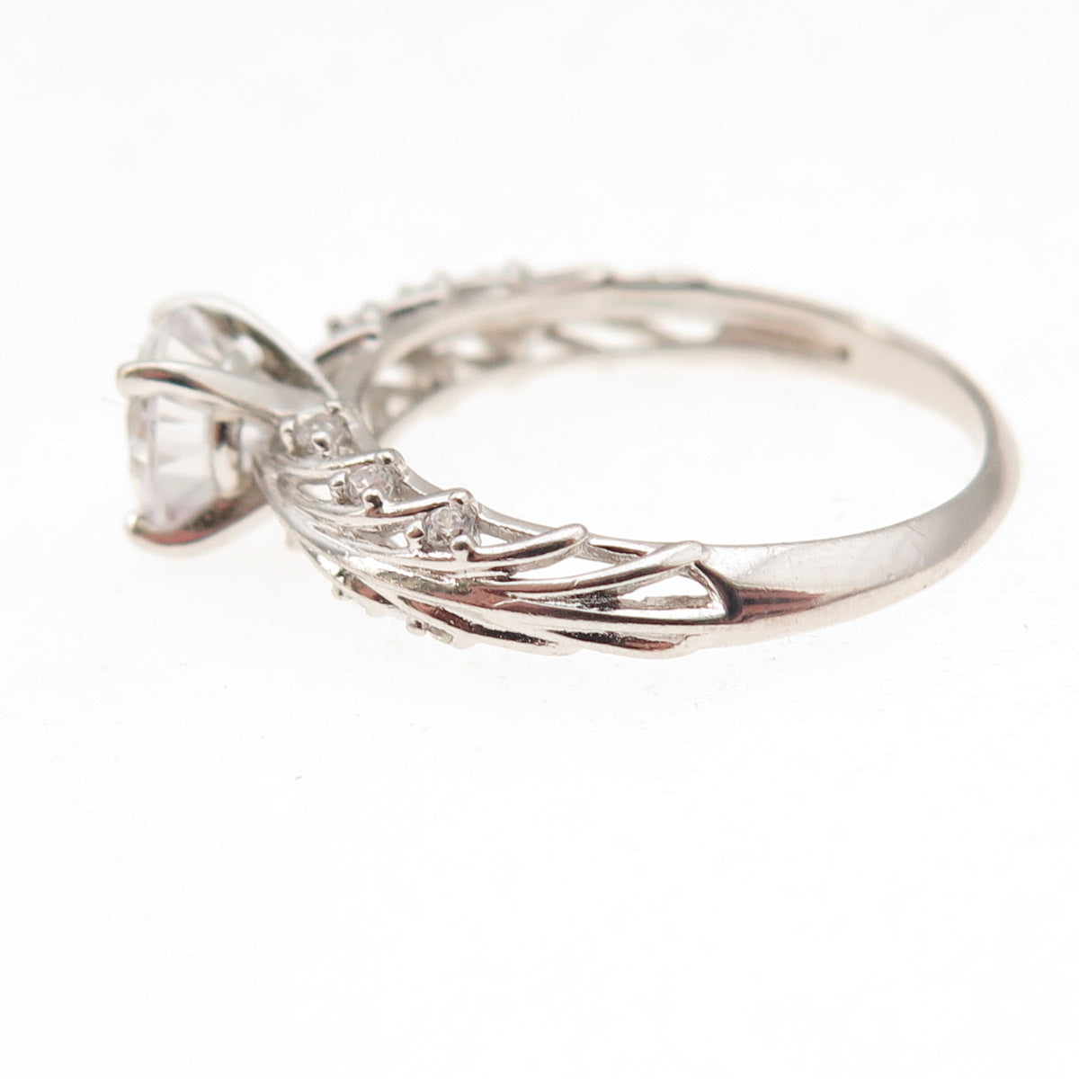 Jeulia 925 Sterling Silver Round-Cut C Z Engagement Ring Size 8