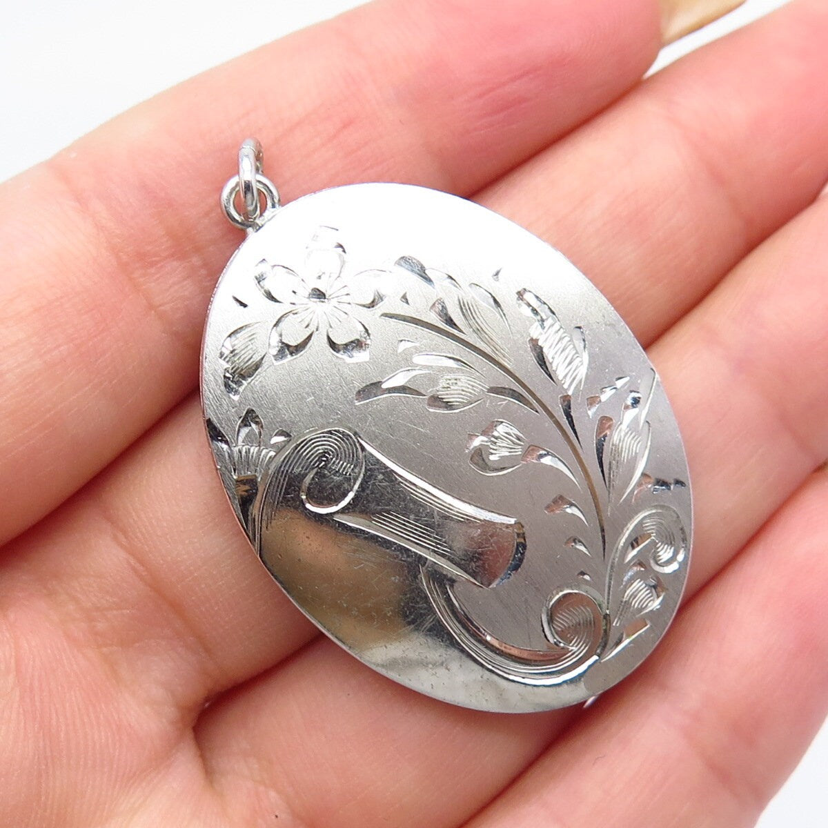 925 Sterling Silver Vintage Etched Floral Oval Pendant