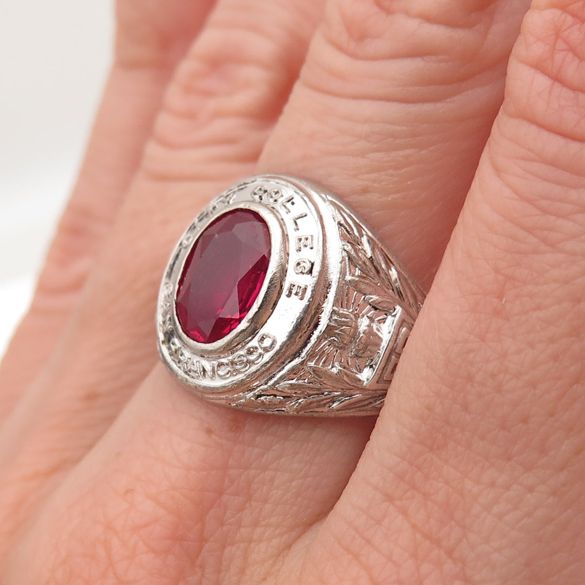 Kinney 925 Sterling Vintage 1962 Lab-Created Ruby City College SF Ring Size 9