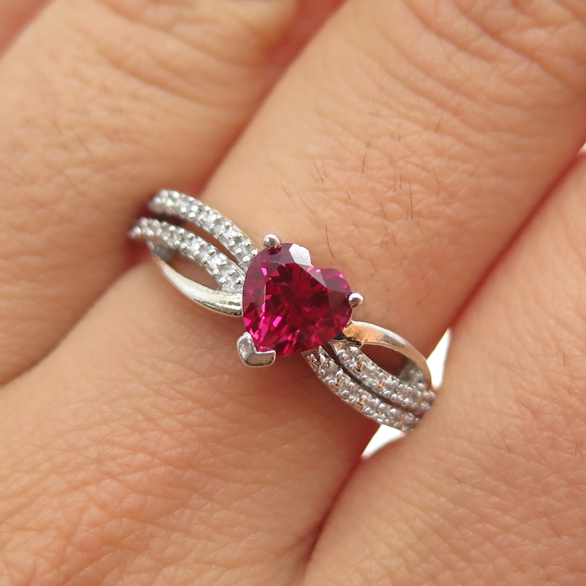 SAI 925 Sterling Silver Real Diamond & Lab-Created Ruby Heart Ring Size 6.75