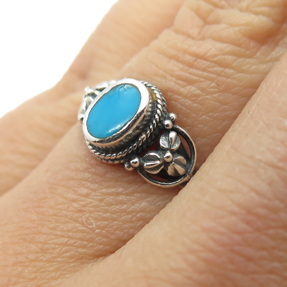 925 Sterling Silver Vintage Real Bisbee Turquoise Flower Oxidized Ring Size 7