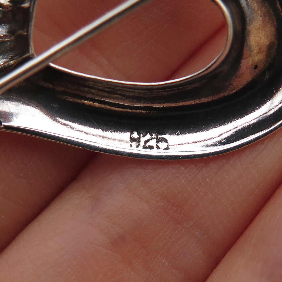 925 Sterling Silver Vintage Ribbed Heart Oxidized Pin Brooch