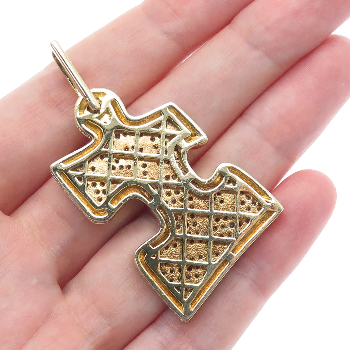 925 Sterling Silver Gold Plated Round-Cut Shaped C Z Puzzle Pendant