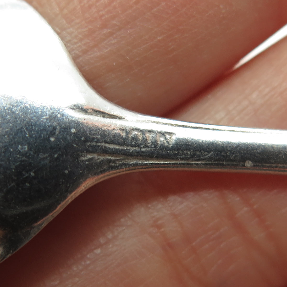 GORHAM 900 Coin Silver Antique Victorian Cottage Salt & Spices Spoon