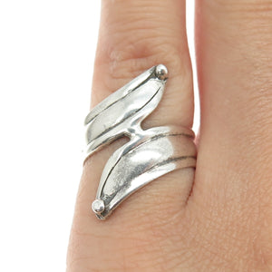 925 Sterling Silver Vintage Modernist Leaf Overlap Ring Size 6.25