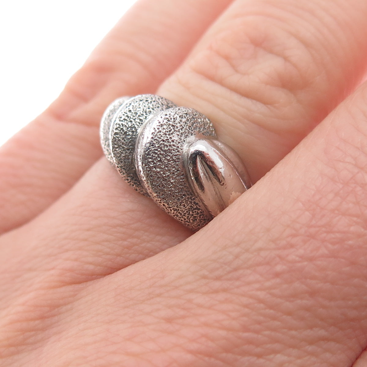 925 Sterling Silver Vintage Modernist Oxidized Ring Size 5.75