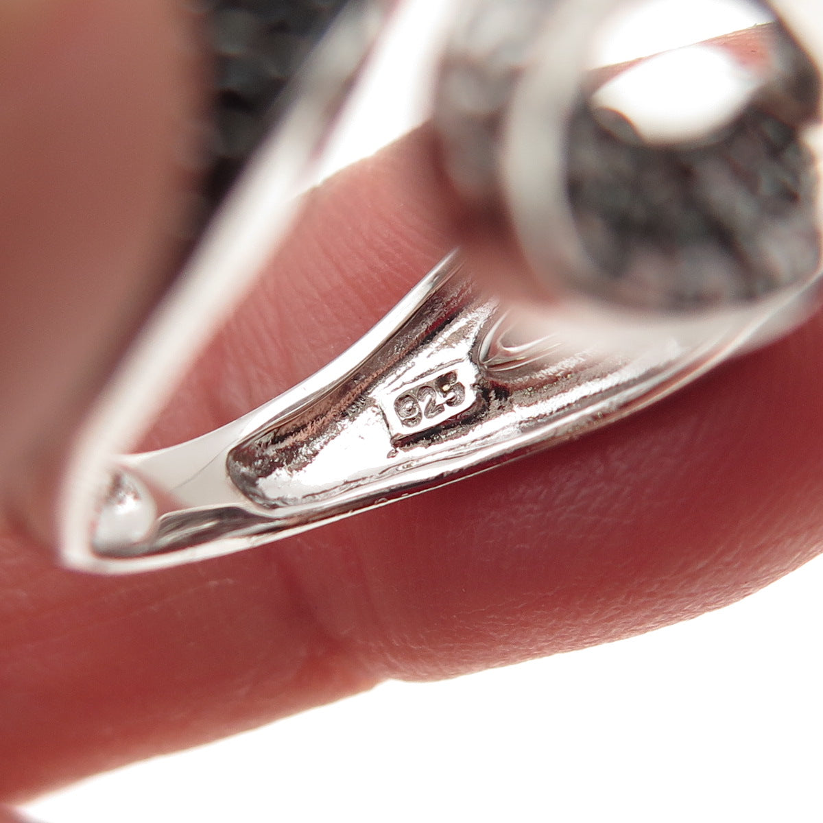 KEY STAR 925 Sterling Silver Round-Cut Black & White C Z Bypass Ring Size 5