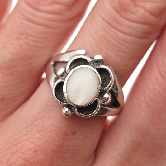 Old Pawn 925 Sterling Silver Vintage Southwestern MOP Floral Ring Size 7.25