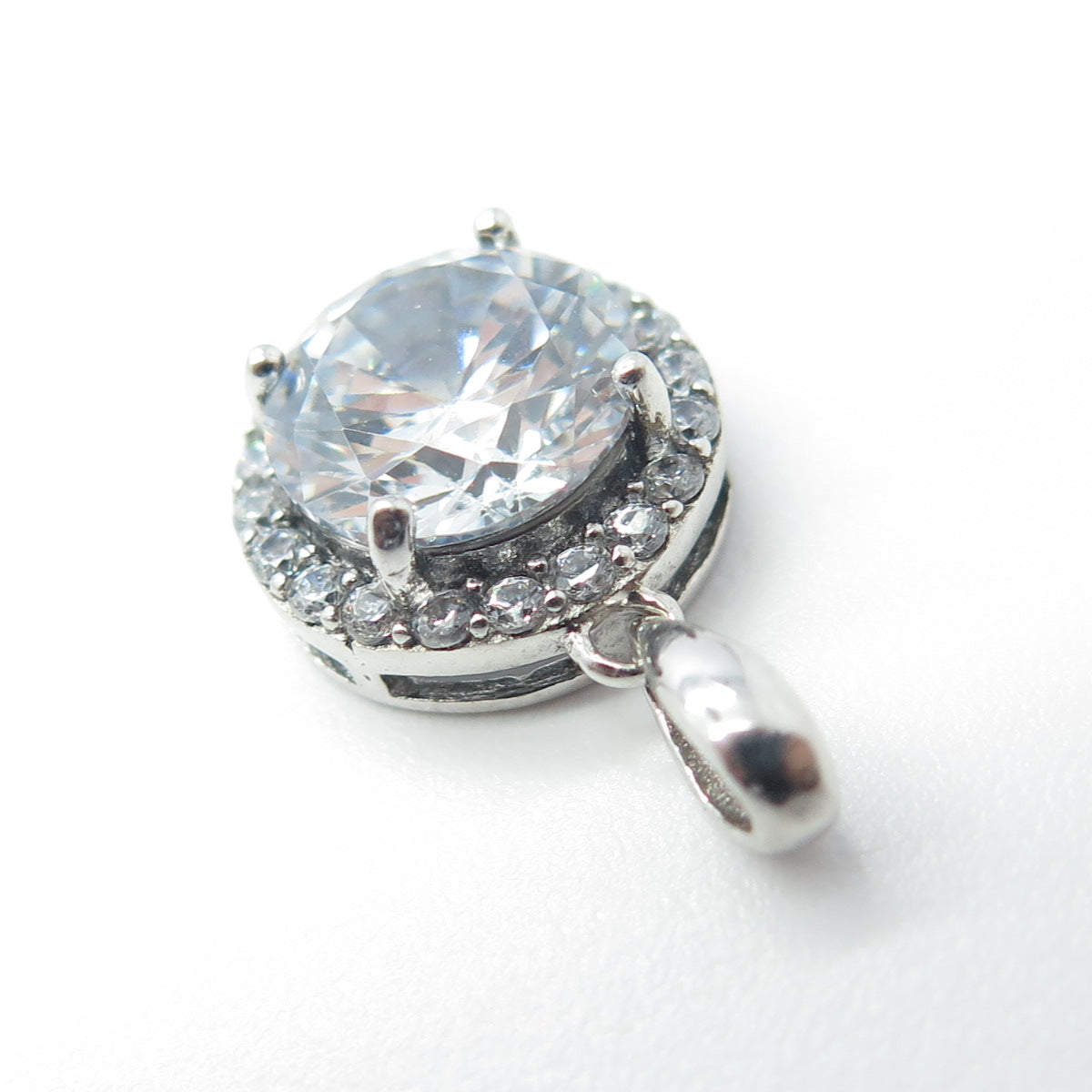 925 Sterling Silver Round-Cut Shaped C Z Pendant