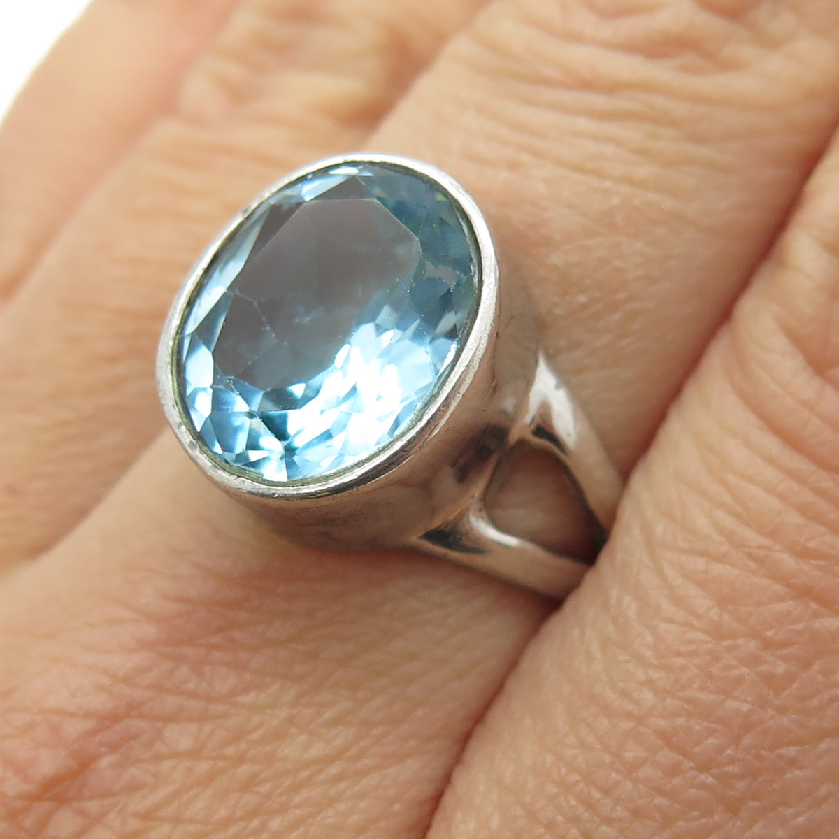 925 Sterling Silver Vintage Real Oval-Cut Blue Topaz Modernist Ring Size 8