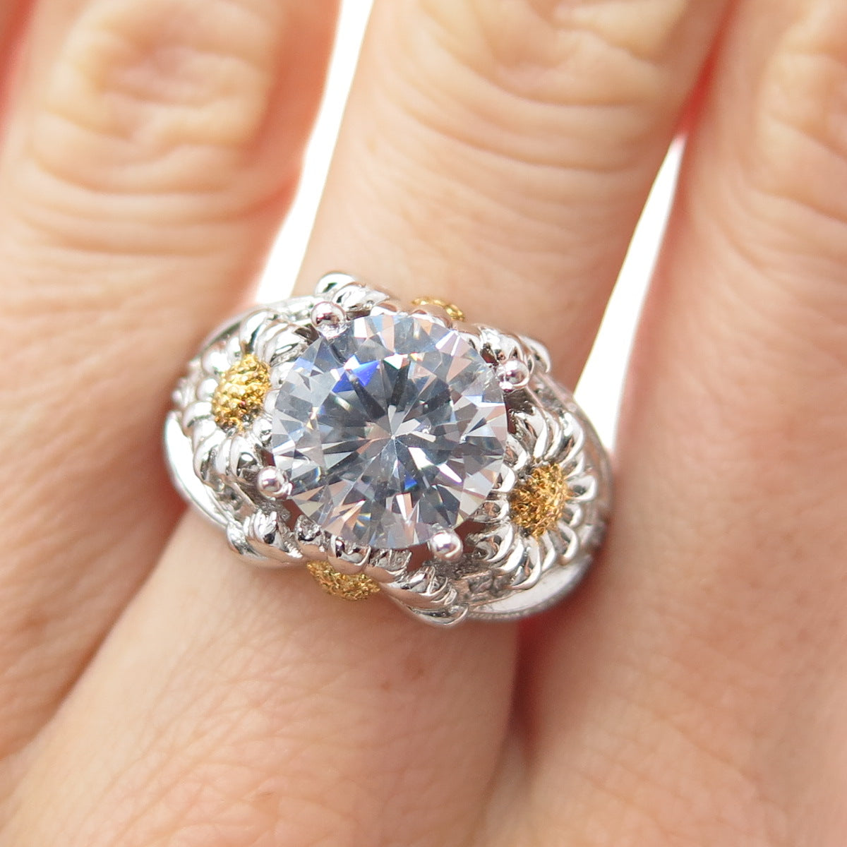 925 Sterling Silver 2-Tone Round-Cut C Z Daisy Flower Ring Size 8.25