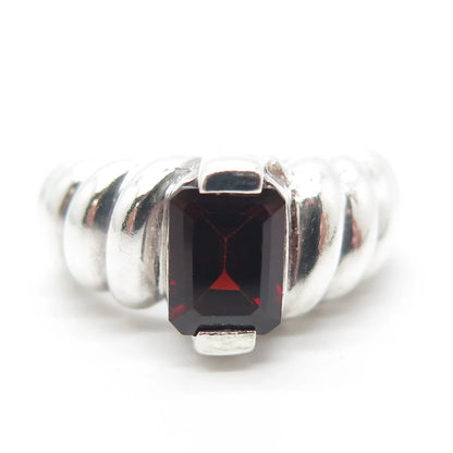 925 Sterling Silver Vintage Chapal-Zenray Red Garnet Puffy Ribbed Ring Size 6.75