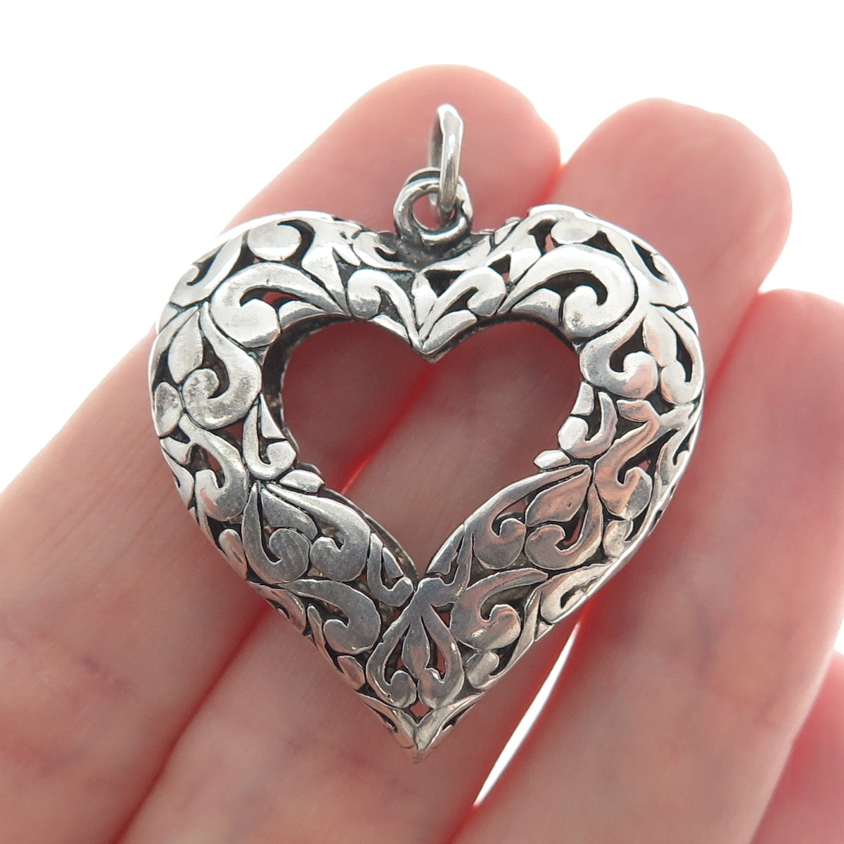 JEZLAINE 925 Sterling Silver Vintage Ornate Heart Pendant