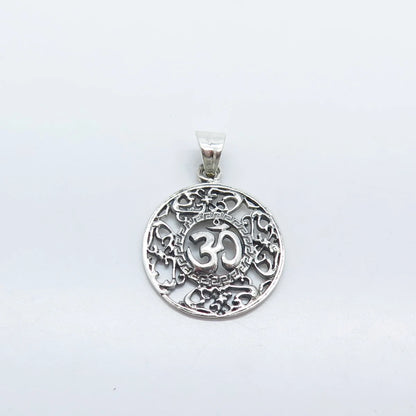 925 Sterling Silver Vintage Om Mantra Round Pendant