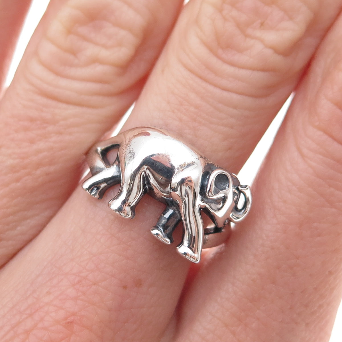 925 Sterling Silver Vintage Elephant Oxidized Ring Size 7.25