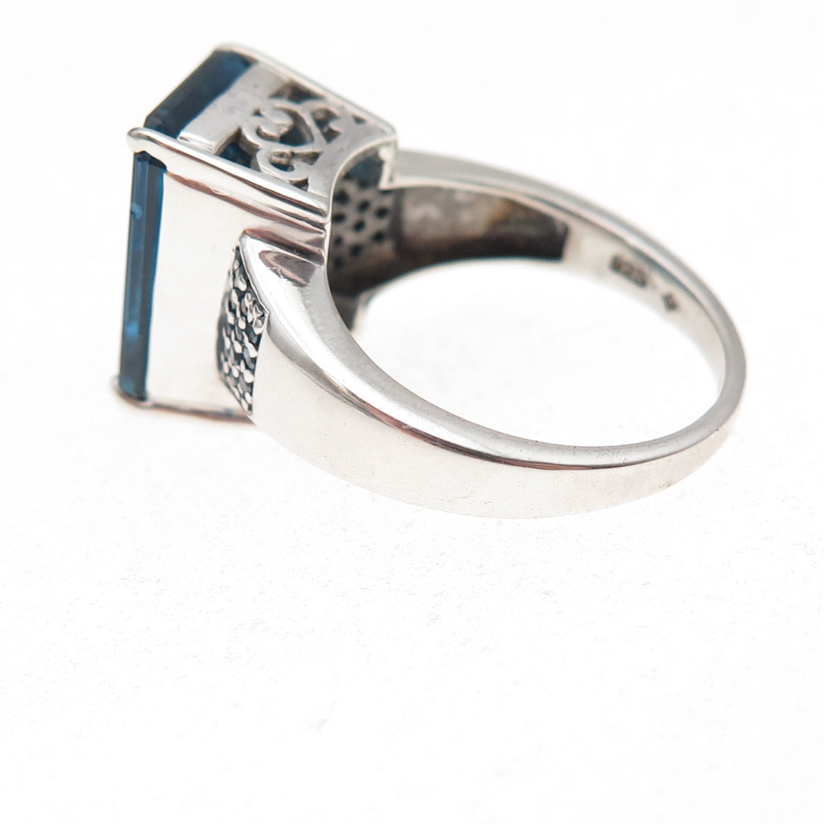 Monica Jain 925 Sterling Silver Real Diamond & London Blue Topaz Ring Size 6.75