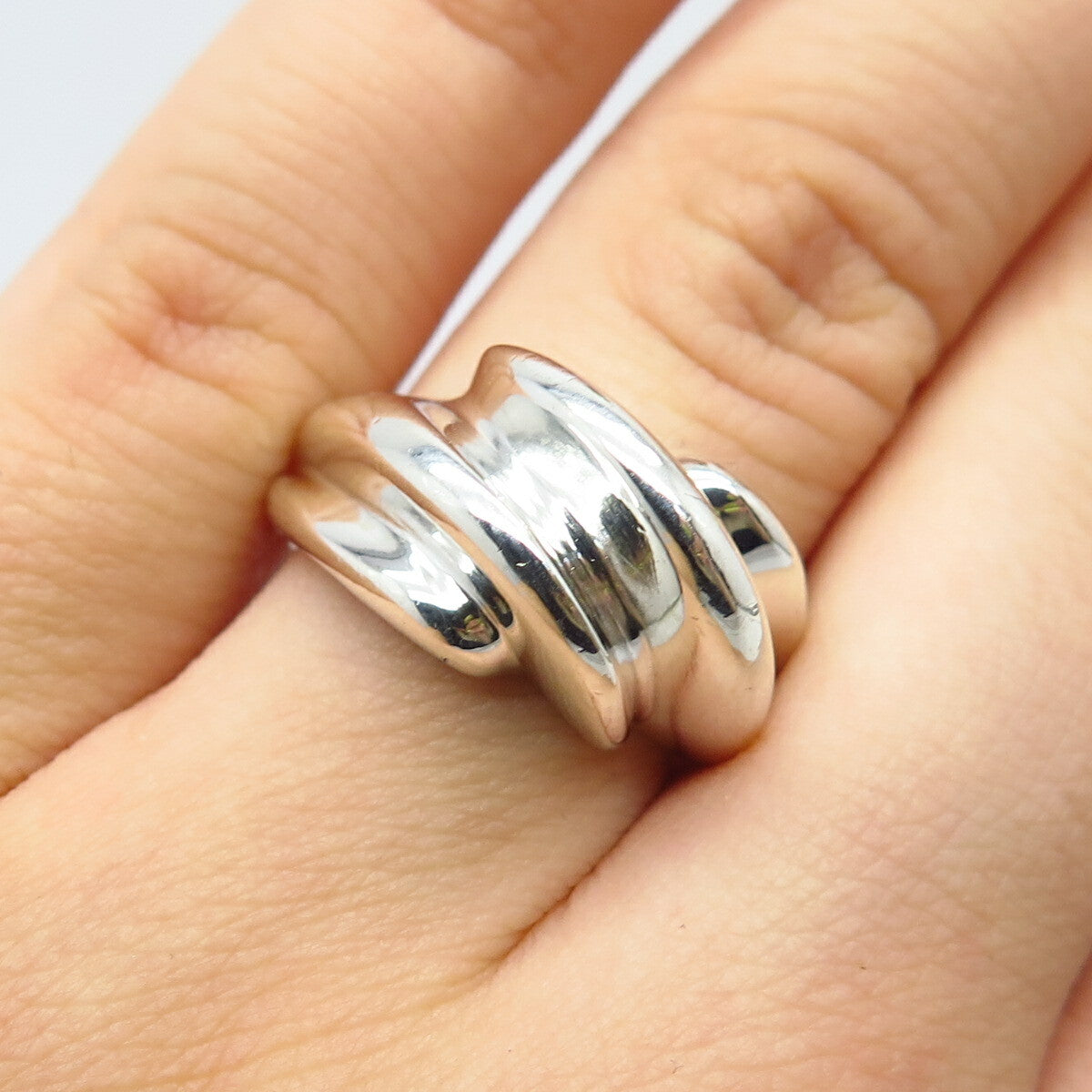 925 Sterling Silver Vintage Ribbed Overlap Ring Size 5.75