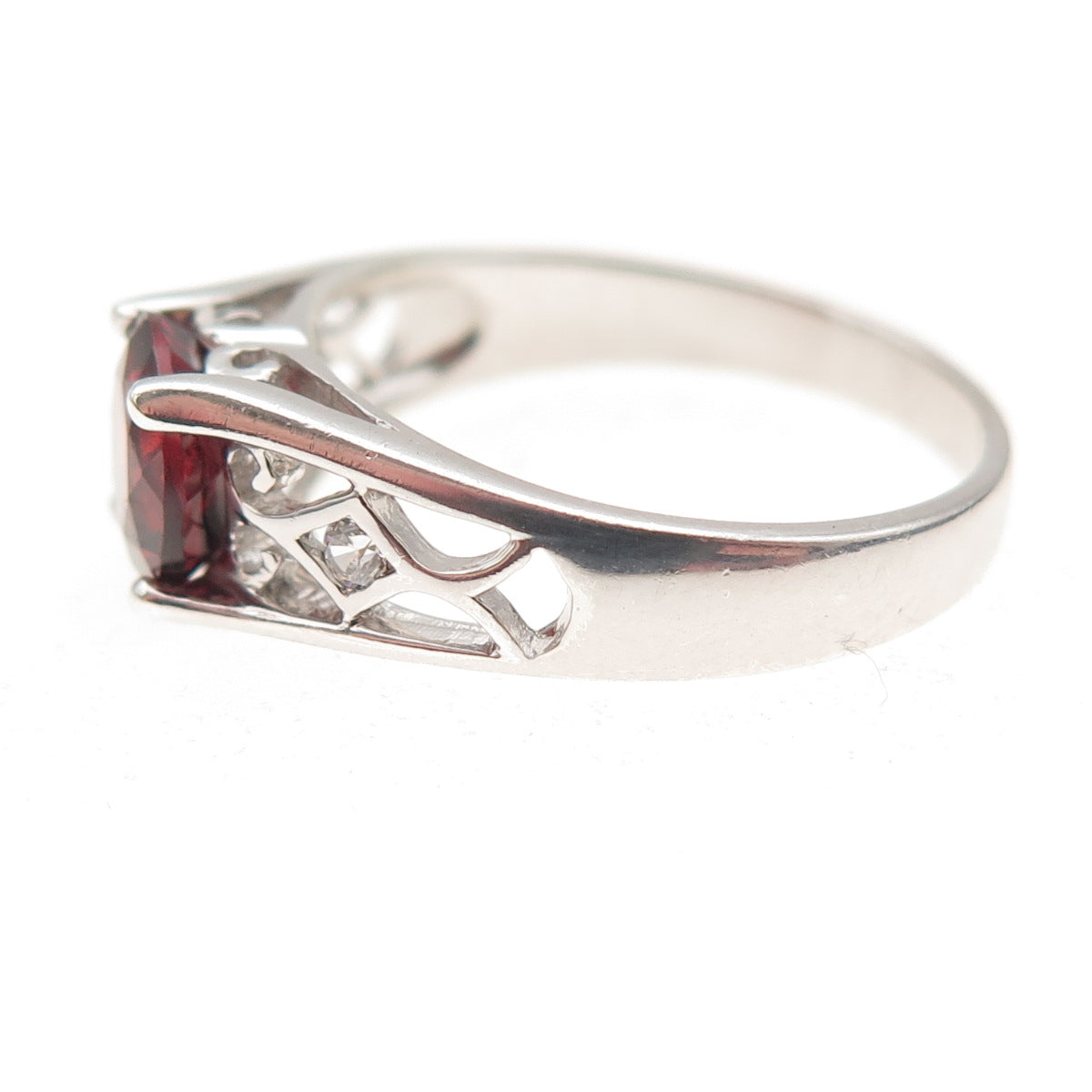 925 Sterling Silver Vintage Real Round-Cut Red Garnet & C Z Ring Size 7