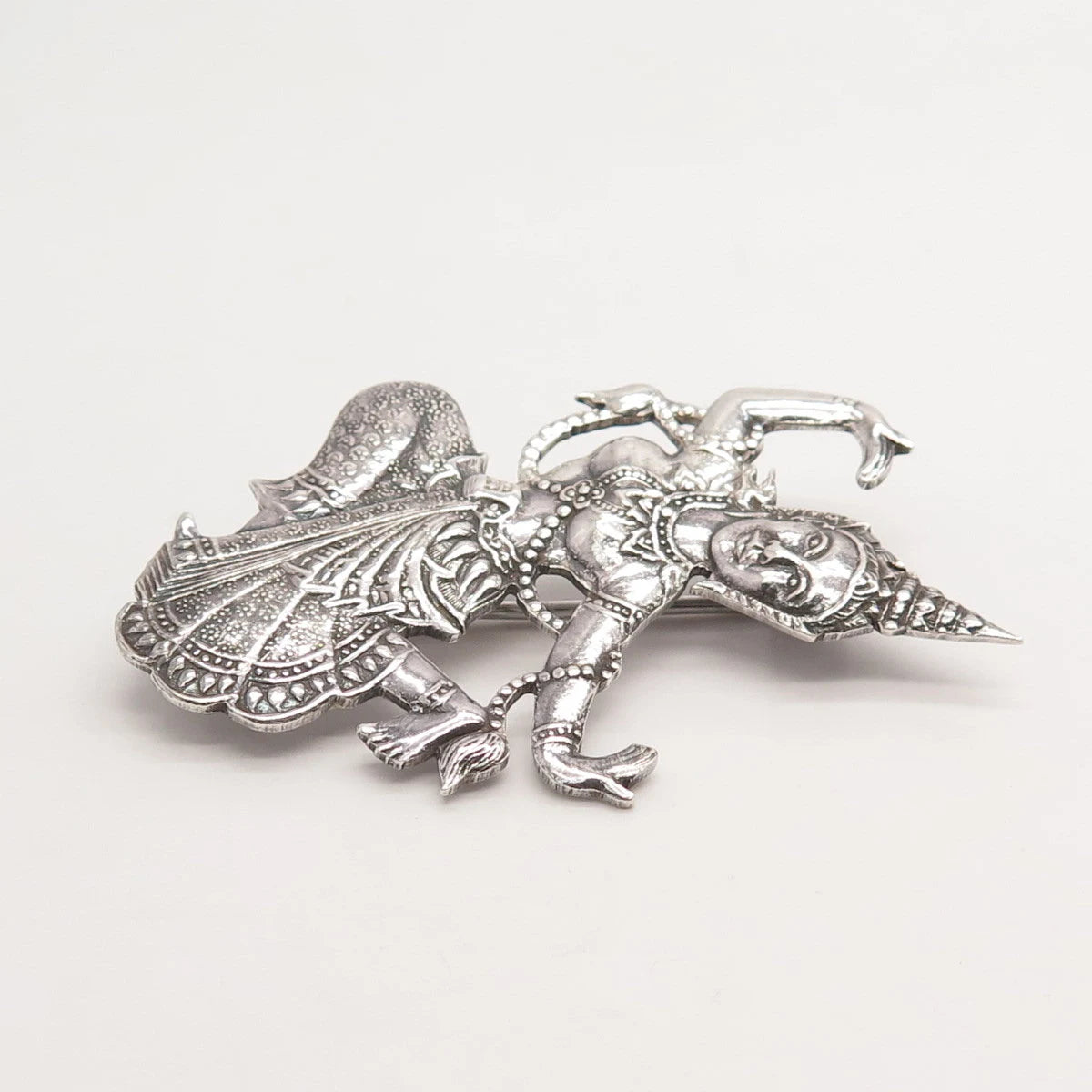 939 Silver Vintage Siam Thai Nakon Niello Hindu Goddess Pin Brooch