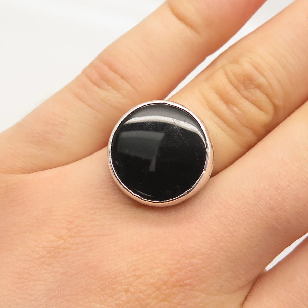 925 Sterling Silver Vintage Real Black Onyx Gem Round Signet Ring 6