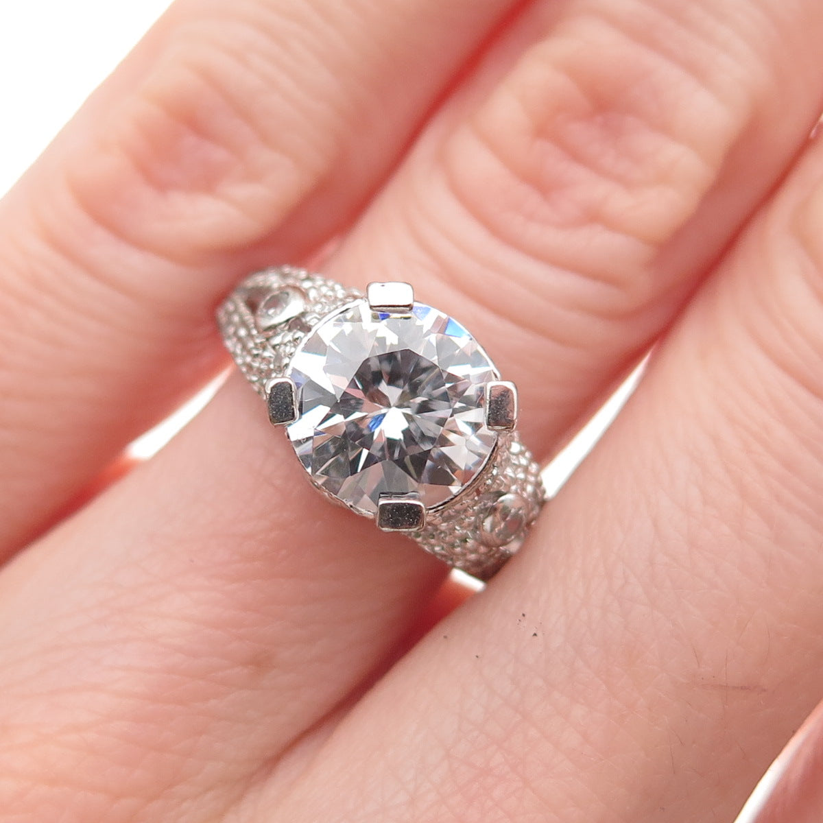 925 Sterling Silver Round-Cut C Z Engagement Ring Size 6