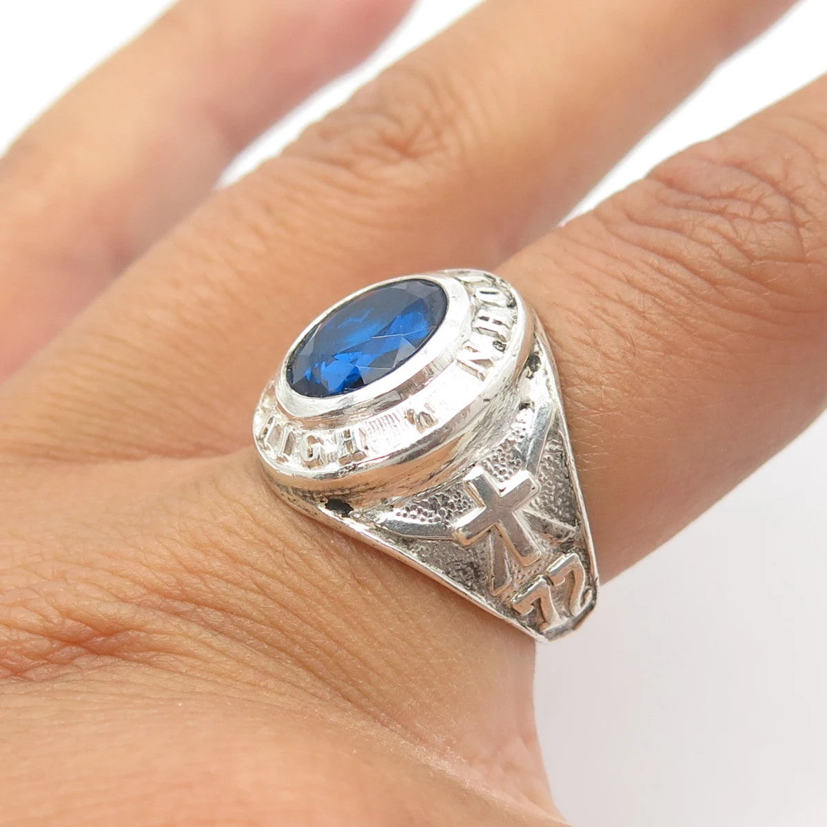 925 Sterling Silver Vintage 1972 Blue Glass "St. John" School Ring Size 6.5