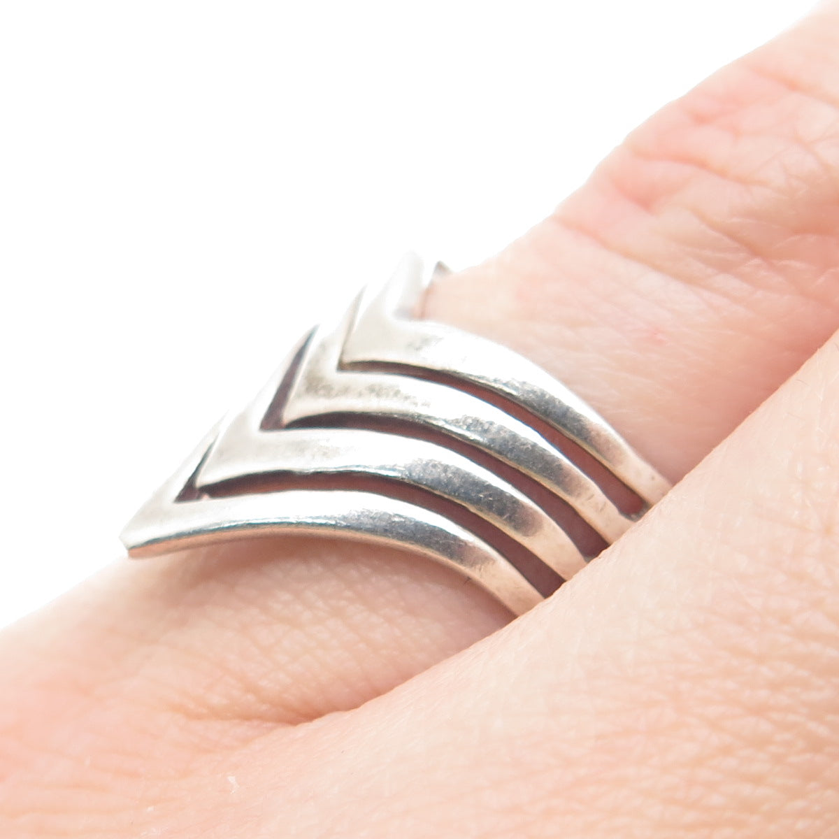 925 Sterling Silver Vintage Chevron 4-Row Oxidized Ring Size 6.25