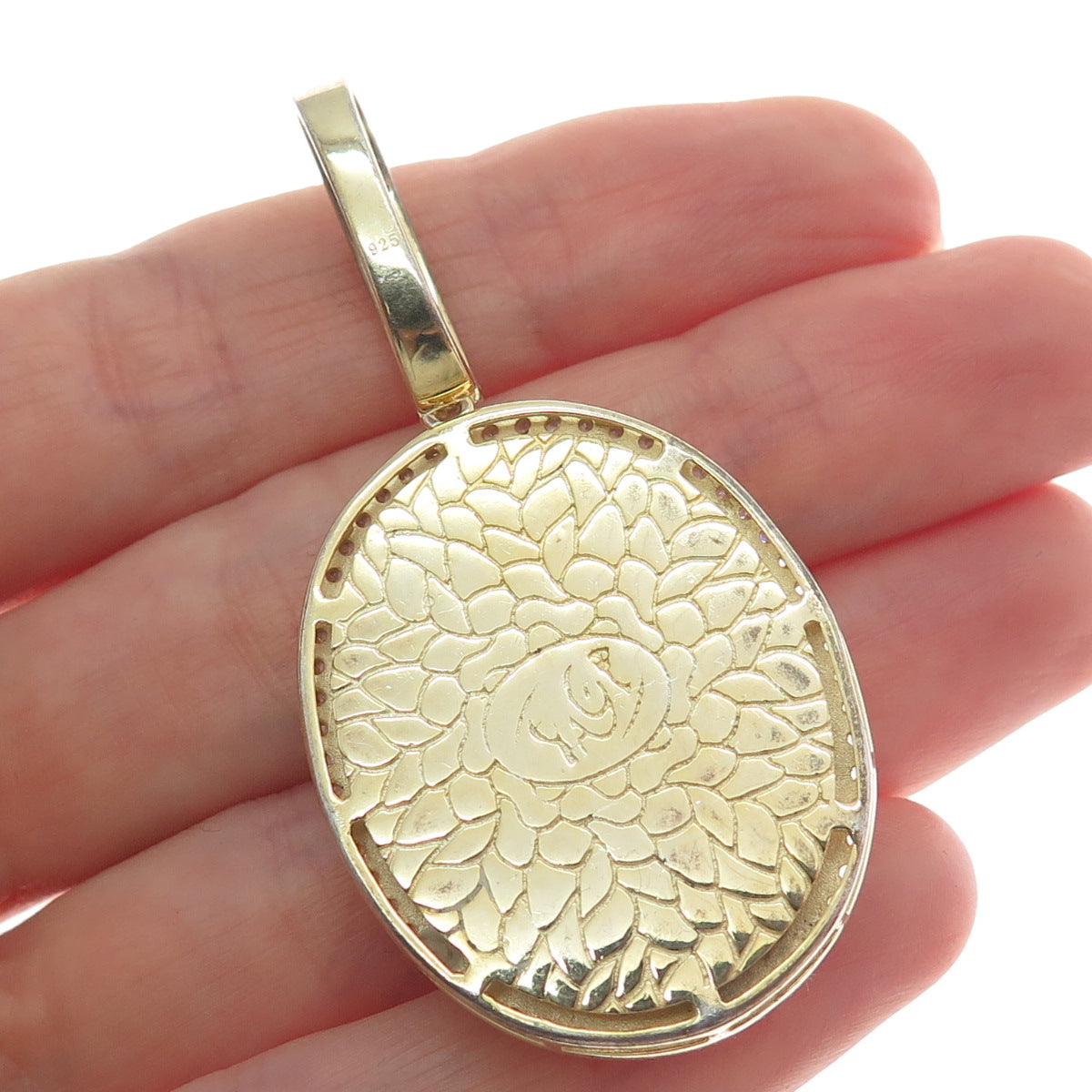 DESIGNS BY YAGI 925 Sterling Gold Plated Round-Cut Shaped C Z Sparkle Pendant