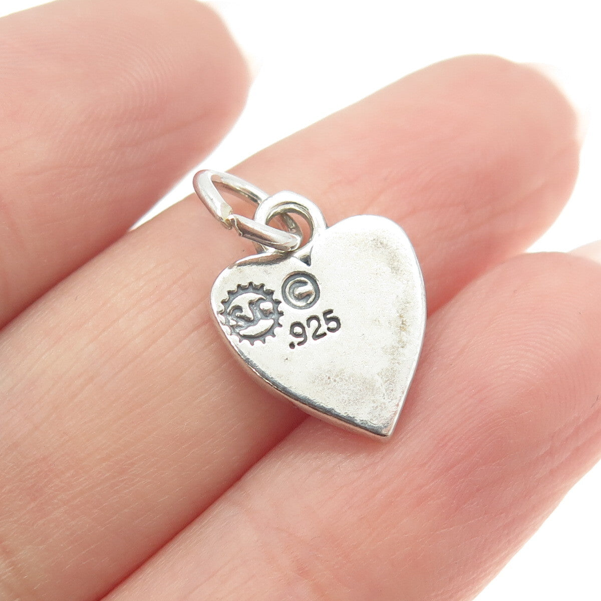 SUNDANCER 925 Sterling Silver Vintage Footprints Heart Minimalist Charm Pendant
