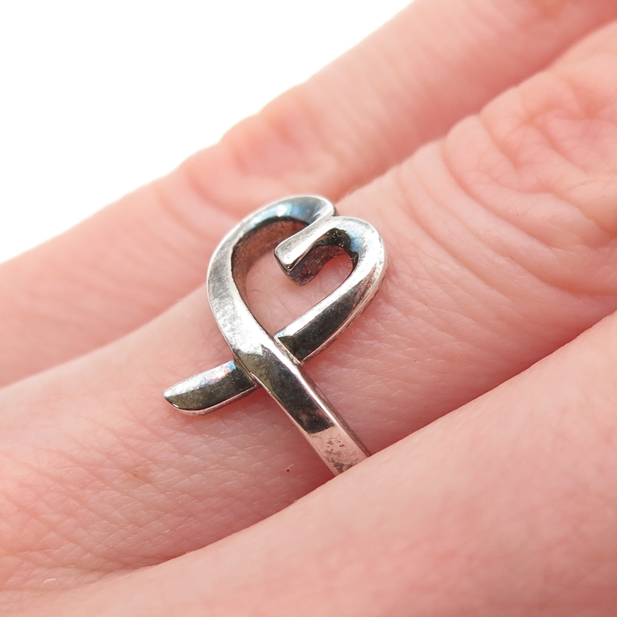 925 Sterling Silver Vintage Loving Heart Oxidized Ring Size 6