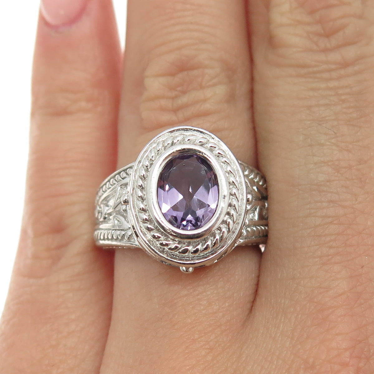 925 Sterling Silver Real Oval-Cut Amethyst Ornate Ring Size 6.25