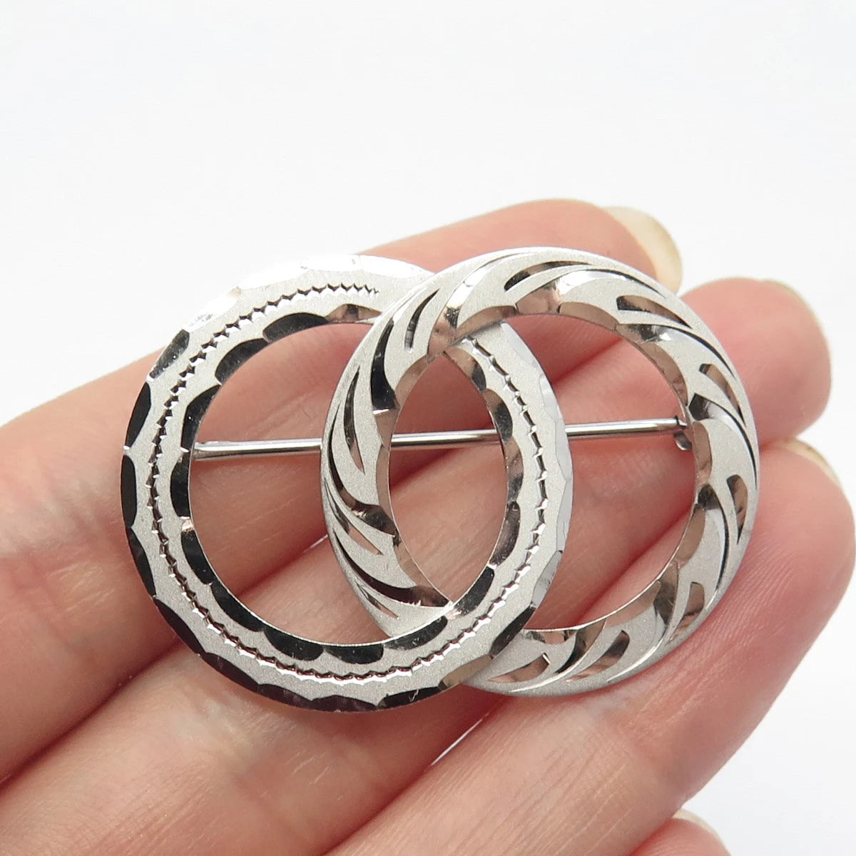 925 Sterling Silver Antique Etched Couple of Circle Pin Brooch