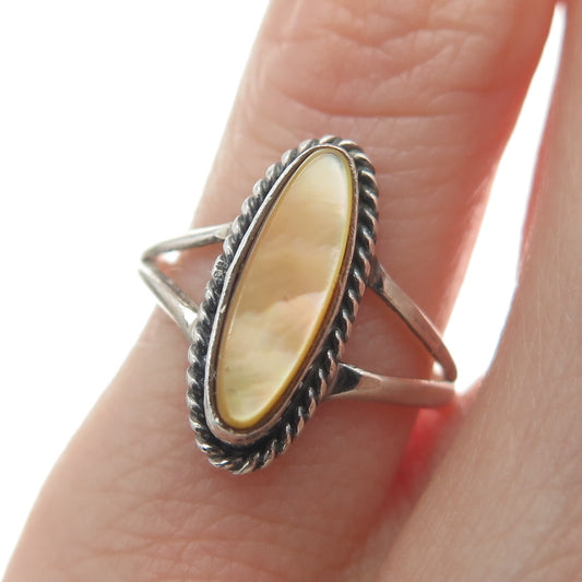 Old Pawn 925 Sterling Silver Vintage Southwestern MOP Tribal Ring Size 4.75